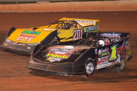 Winner Billy Ogle Jr. (201) and runner-up Vic Hill (1). (photobyconnie.com)