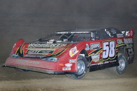 Ray Guss Jr. led the final three laps at Quad City Speedway. (chrisdamitz.com)