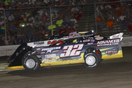 Chris Simpson (32) heads for his first Summernationals victory. (Jim DenHamer)