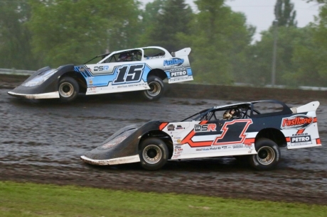 Laela (15) and Amelia (1) Eisenschenk earlier this season. (speedway-shots.com)