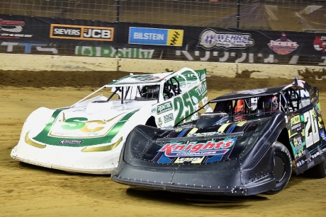 Jason Feger (25) duels Ricky Thornton Jr. (20rt). (photosbyboyd.smugmug.com)