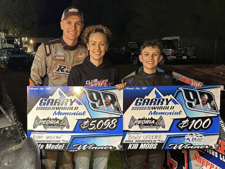 Ryan Unzicker with wife Michelle and son Brody.