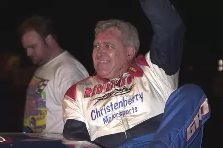 Gary Winger (background) after a Freddy Smith victory in 2001. (David Allio/racingphotoarchives.com)