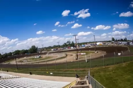 The view above turn one at Eagle Raceway. (heathlawsonphotos.com)