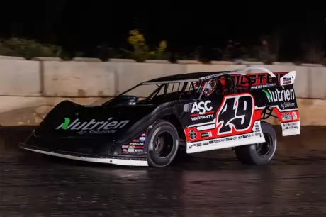 Jonathan Davenport dominates at PPMS. (heathlawsonphotos.com)
