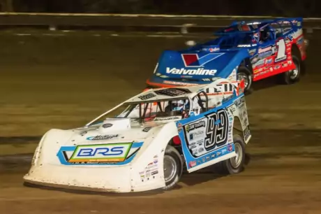 The battle for the lead at Ocala. (heathlawsonphotos.com)