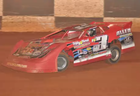 James Ward races toward his $2,500 victory. (mikessportsimages.com)