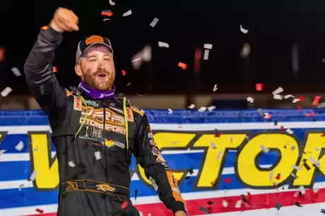 Josh Rice in victory lane. (heathlawsonphotos.com)