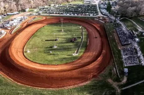 A look at Bloomington Speedway. (facebook.com/bloomingtonspeedway)