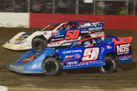 Nick Hoffman (9) looks to grab the lead. (Todd Battin)