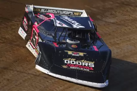 Lane Snook gets rolling at Eldora. (joshjamesartwork.com)