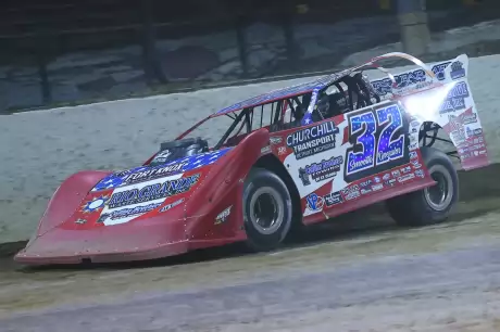 Bobby Pierce on his way to victory. (joshjamesartwork.com)