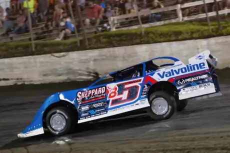 Brandon Sheppard led every lap at Macon. (highsideraceshots.com)