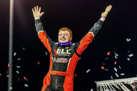 Dillon McCowan in victory lane. (heathlawsonphotos.com)