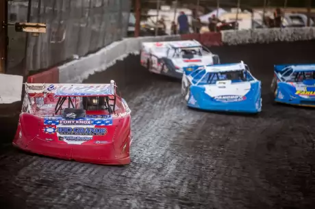 Bobby Pierce streaks to heat race victory. (heathlawsonphotos.com)