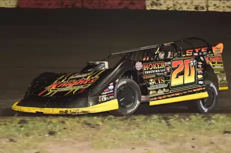 Ricky Thornton Jr. powers to victory. (photosbyboyd.smugmug.com)