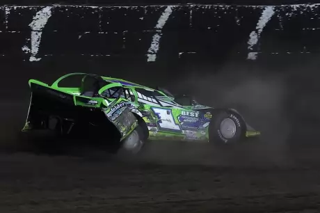 Tyler Erb spun to a stop in turn one. (joshjamesartwork.com)
