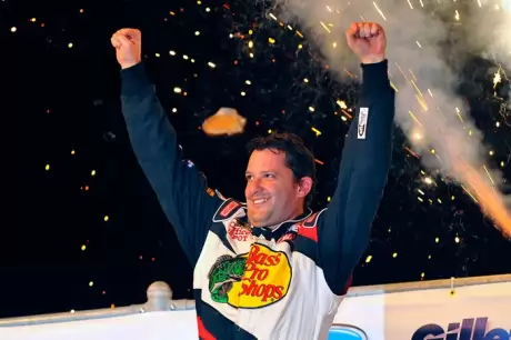 Tony Stewart celebrates at Eldora. (thesportswire.net)