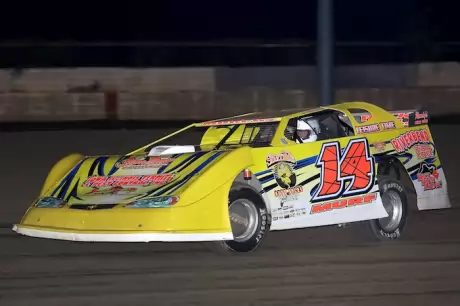 Mike Murphy Jr. heads for victory at Davenport. (chrisdamitz.com)