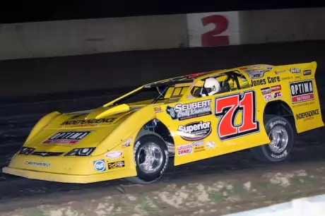 Don O'Neal heads for a $10,000 victory, his first-ever win in Michigan. (Jim DenHamer)