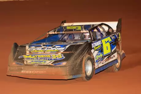 Robbie Stuart heads to victory at Lone Star Speedway. (Best Photography)