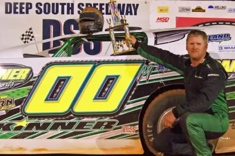 Monte Skinner won April 27 at Deep South Speedway. (HighBanksShots)