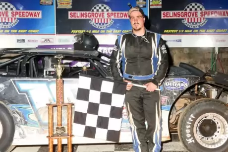 Matt Cochran in victory lane at Selinsgrove. (pbase.com/cyberslash)