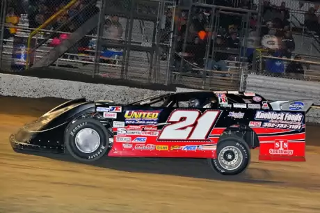 Ivedent Lloyd Jr. heads for his first Speedweeks victory. (thesportswire.net)