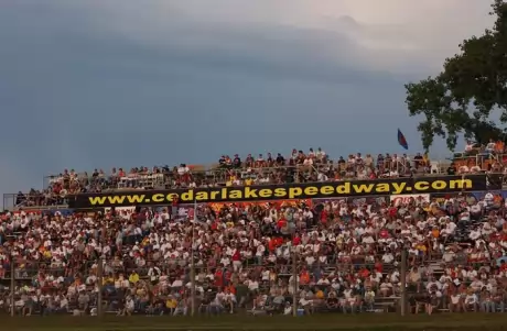 The throng on Cedar Lake's backstretch. (K.C. Rooney)